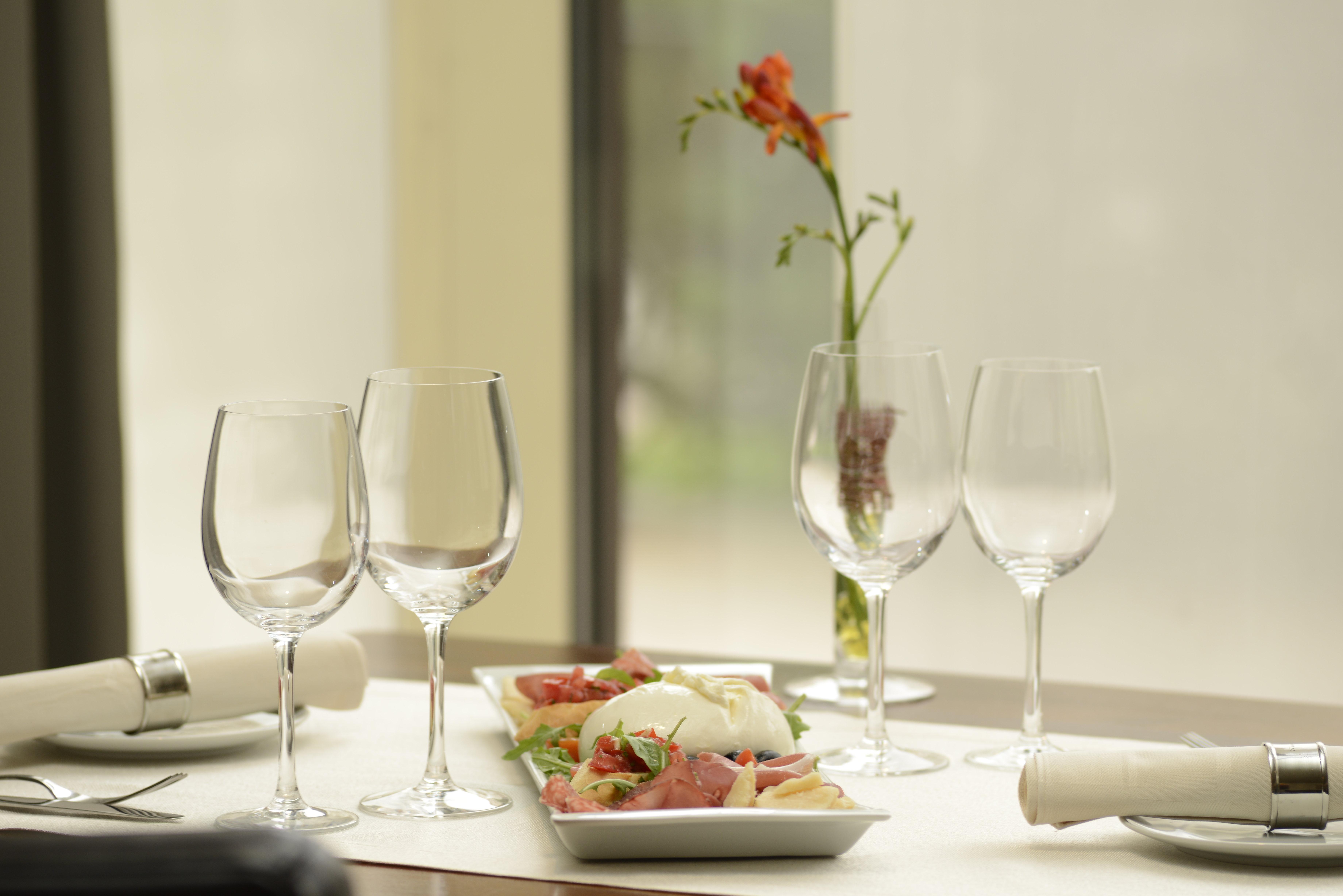 Grand Hotel Bucureşti Exterior foto Wine glasses