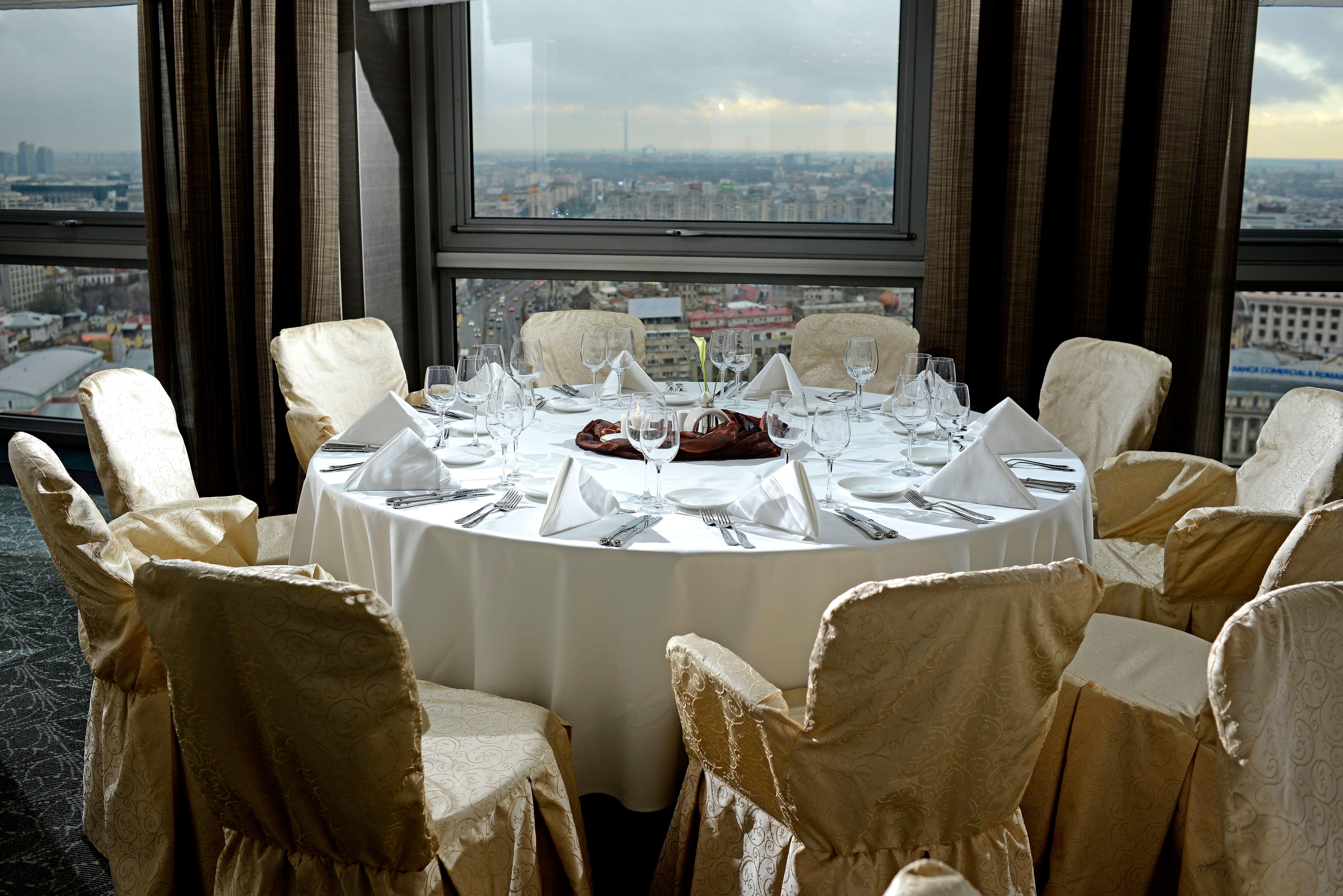 Grand Hotel Bucureşti Facilități foto A table set for a formal dinner