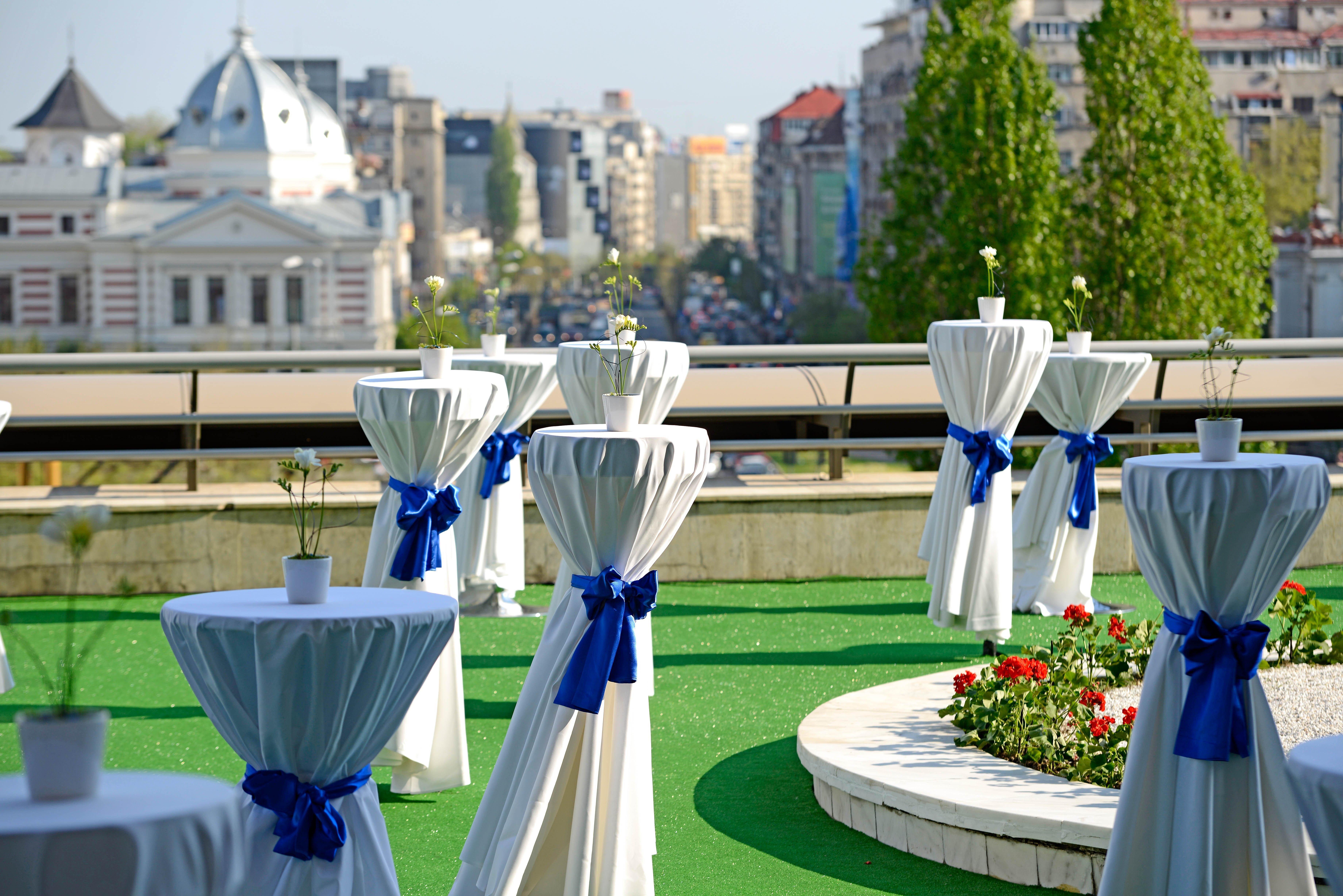 Grand Hotel Bucureşti Exterior foto The terrace of the National Museum of Serbia