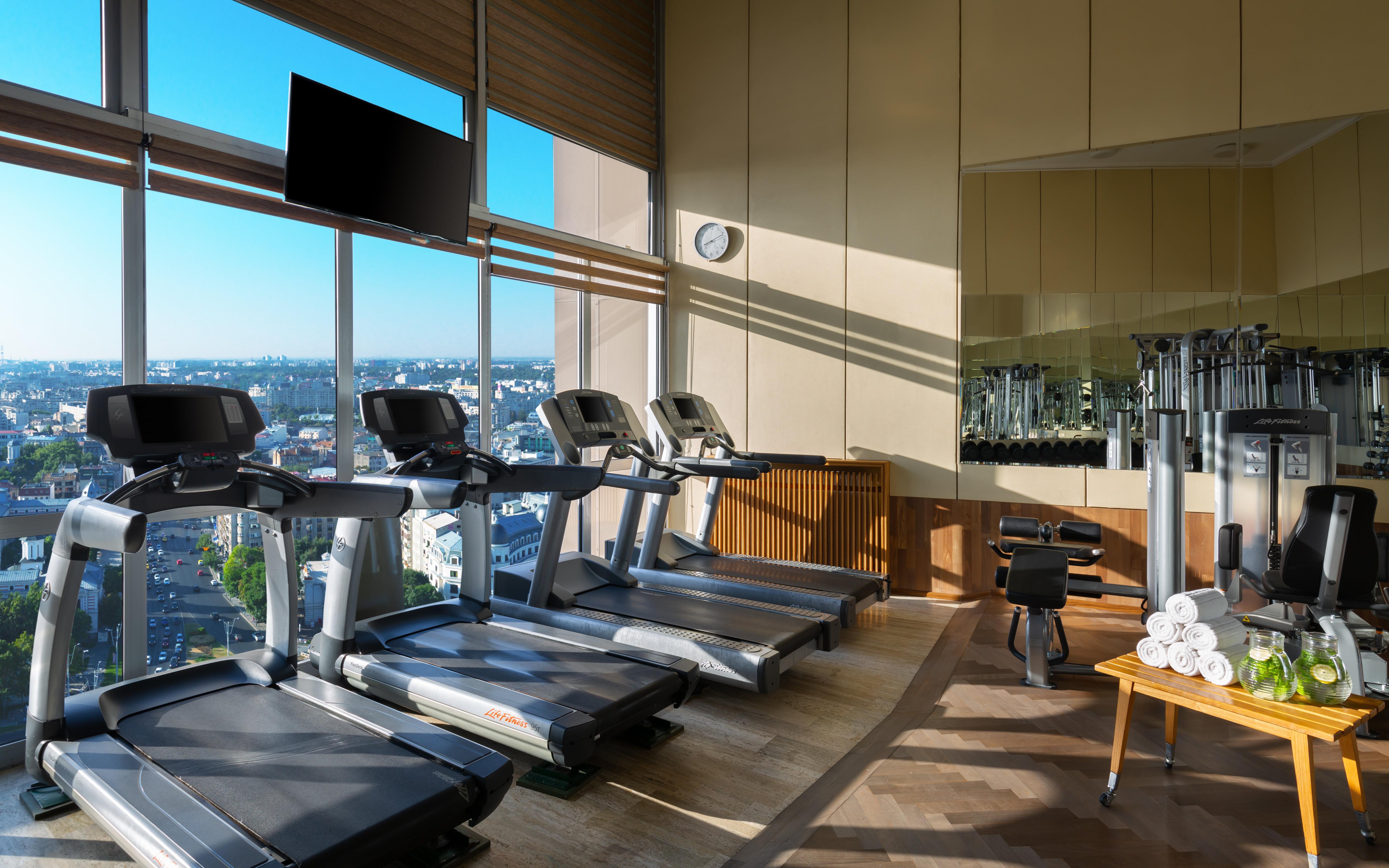 Grand Hotel Bucureşti Exterior foto The gym at The Standard, Hollywood