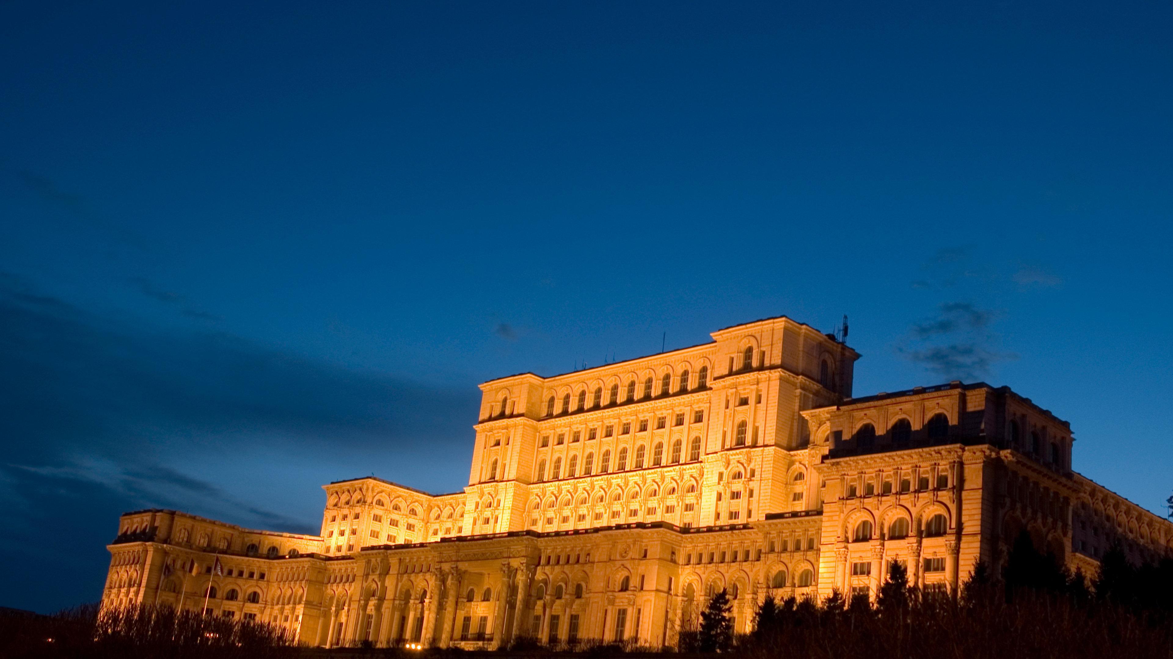Grand Hotel Bucureşti Exterior foto The Grand Hotel at night