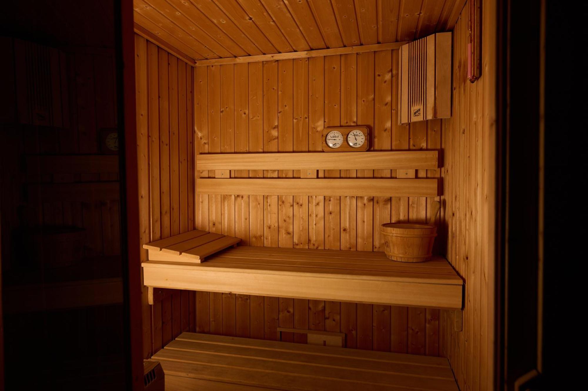 Grand Hotel Bucureşti Exterior foto A Finnish sauna
