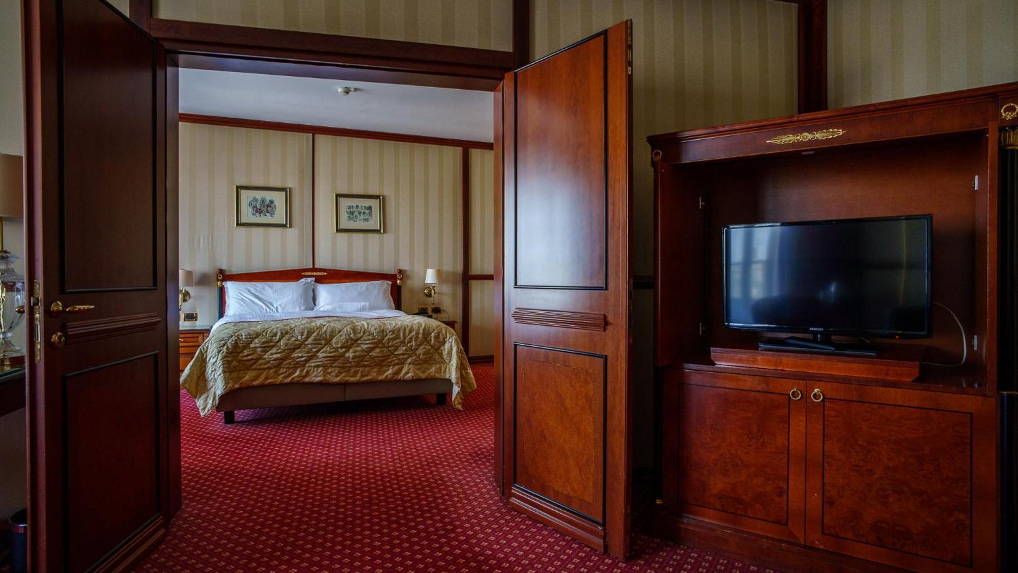 Grand Hotel Bucureşti Exterior foto Suite